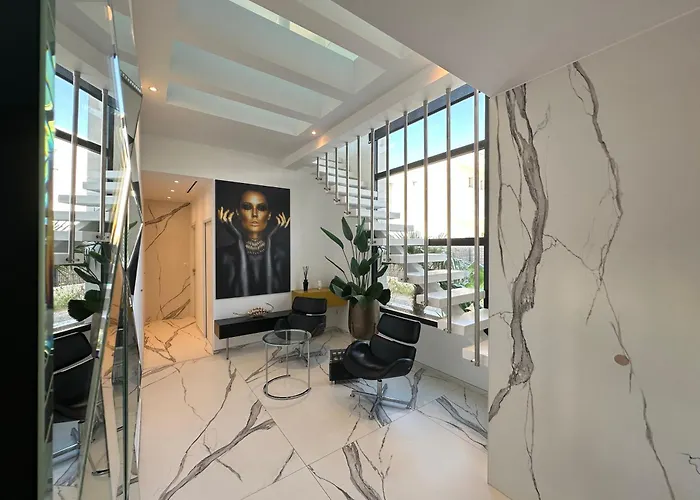 ヴィラ Carrare アグド