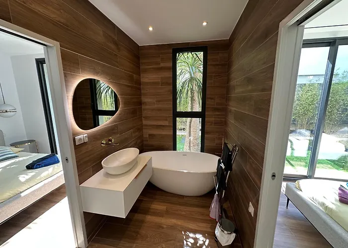 Carrare ヴィラ アグド